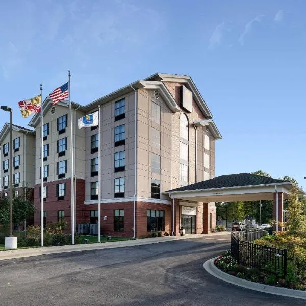 Comfort Inn & Suites: Lexington Park şehrinde bir otel