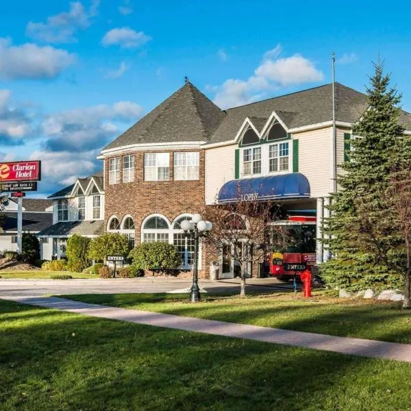 Clarion Hotel Beachfront, hotel v destinaci Mackinaw City