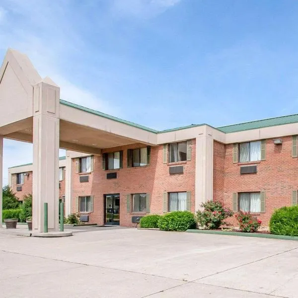 Econo Lodge, hotel v destinaci Dexter