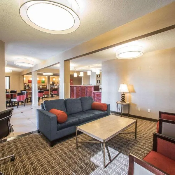 Quality Inn & Suites Boonville - Columbia, מלון בבונוויל