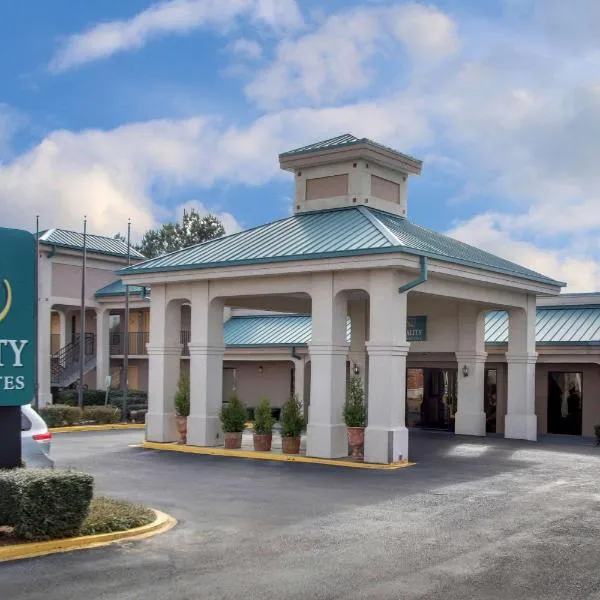 Quality Inn & Suites, hotell i Clinton