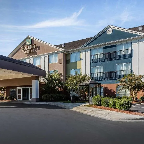 Quality Suites Pineville - Charlotte, hotel en Ballantyne
