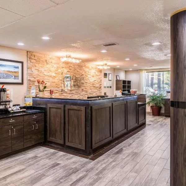Lake Norman Inn and Suites, hotel en Cornelius