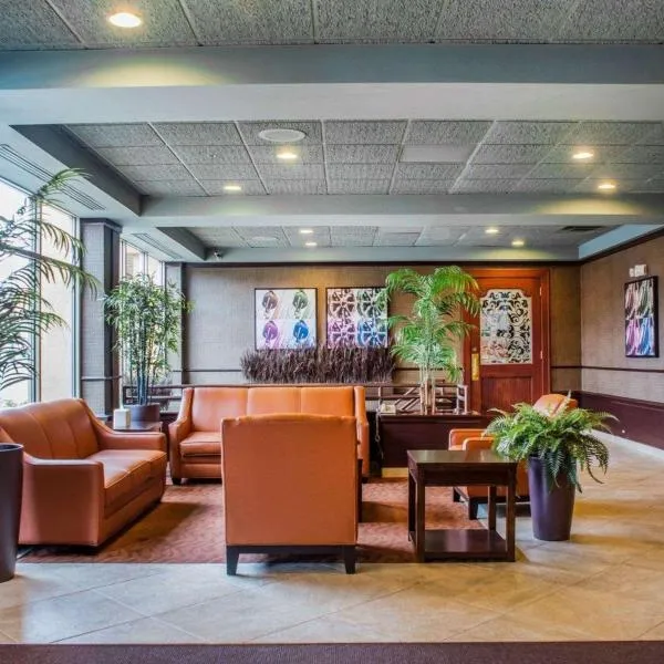 Clarion Hotel & Suites Riverfront, hotel v destinaci Oswego