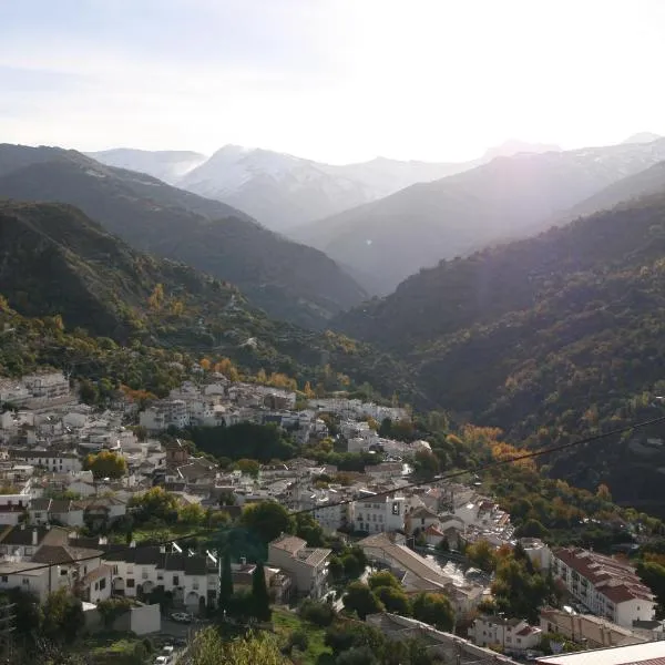 estudio mirador, hotel u gradu Guehar Siera