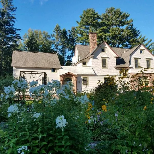 Pinehurst Inn Bed & Breakfast, hotel v destinaci Bayfield