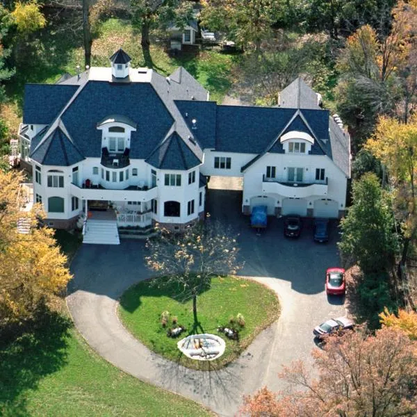 The Columbia Inn at Peralynna, hotel v destinácii Turf Valley