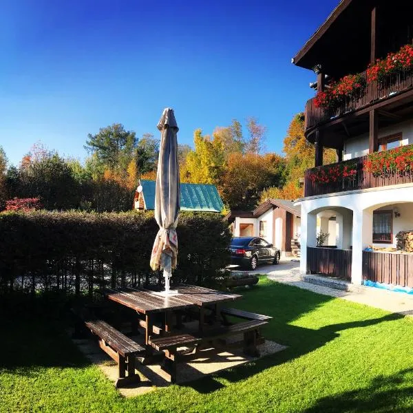 Penzion Pažický, hotel in Stará Lesná