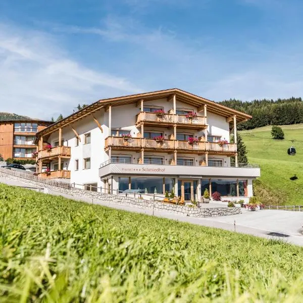 Hotel Schmiedhof, hotel em Maranza