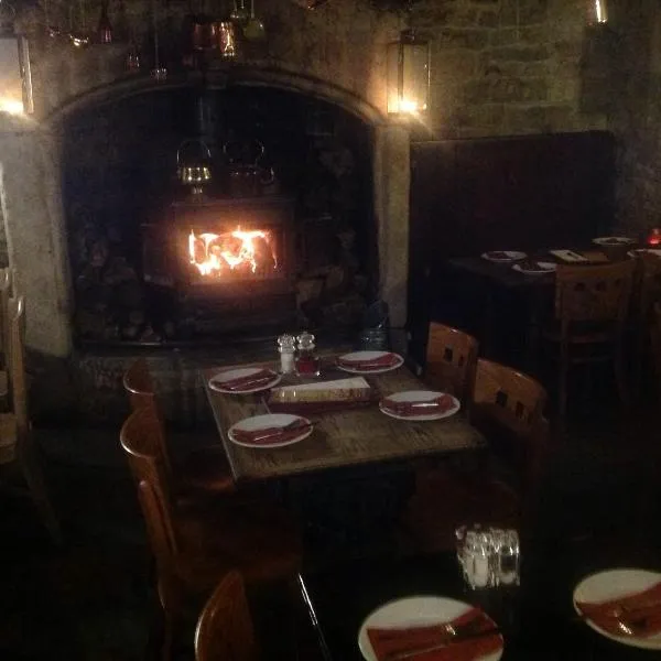 The Rake Tapas Accommodation, hotel u gradu Littleborough