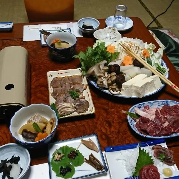 Minshuku Yurika، فندق في Urugi