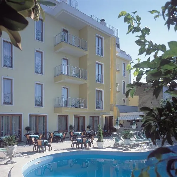 Hotel Albatros, отель в Пьяно-ди-Сорренто