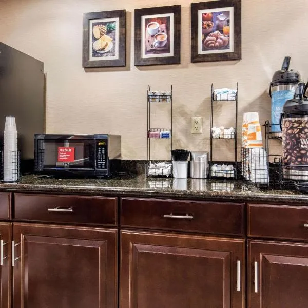 Comfort Inn & Suites Bryant - Benton, hotel v destinaci Bryant