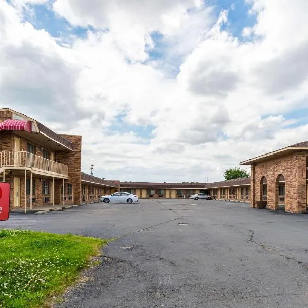 Econo Lodge & Suites Brinkley, hotel v destinaci Brinkley