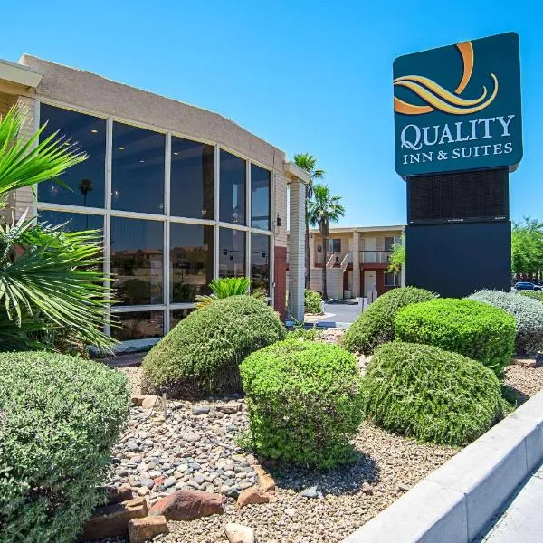 Quality Inn & Suites Phoenix NW - Sun City, hotel em Youngtown