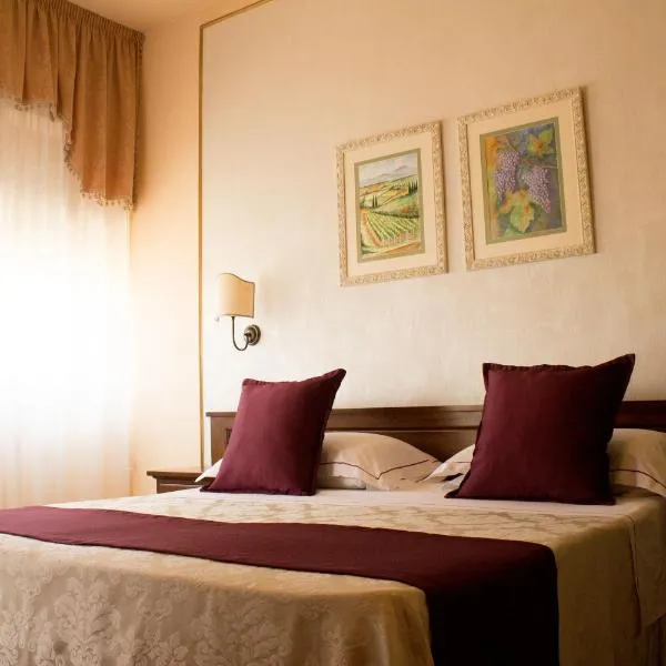 Hotel Ristorante Tre Stelle, מלון במונטפולצ'יאנו
