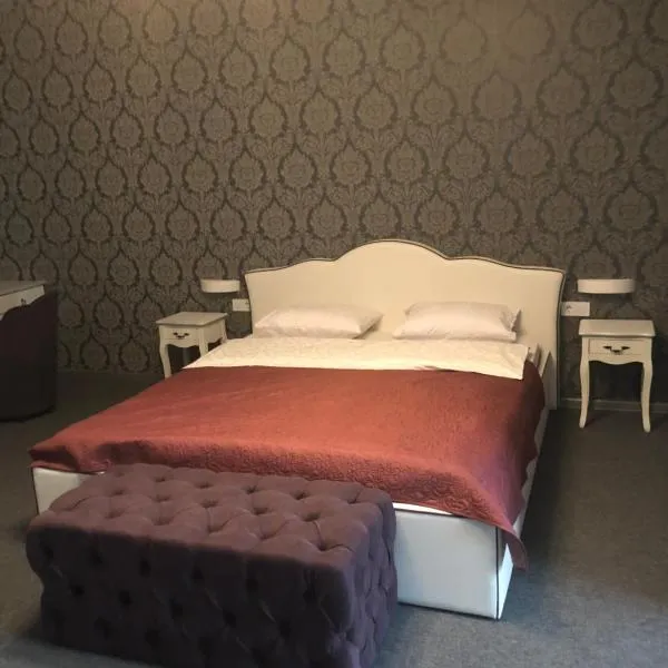 motel-Yasniy: Sursko-Pokrovskoye şehrinde bir otel