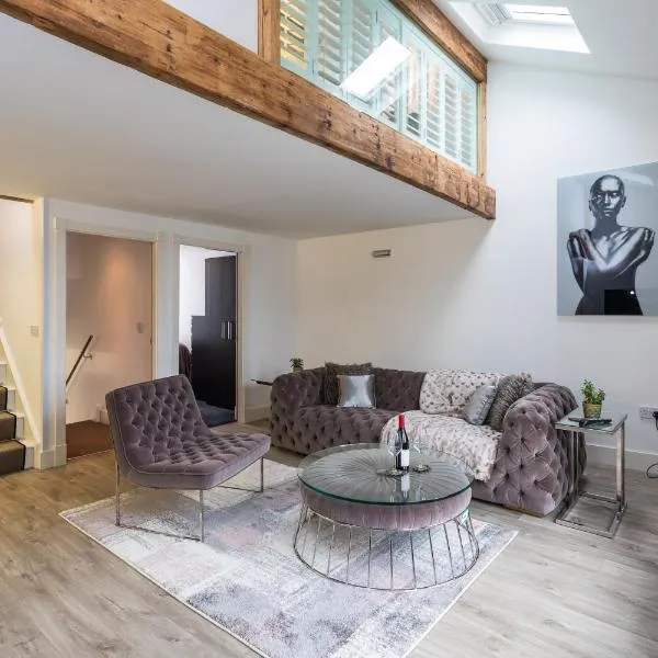 The Penthouse, Opposite Sale Metrolink, Includes Free Parking、セールのホテル