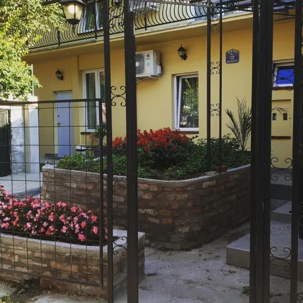 Male stepenice, hotel en Belgrado