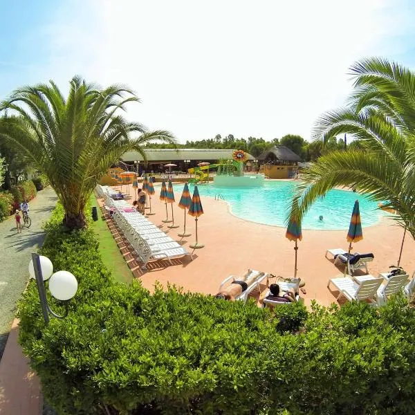Happy Camp mobile homes in Camping Village Free Time, ξενοδοχείο σε Marina di Bibbona