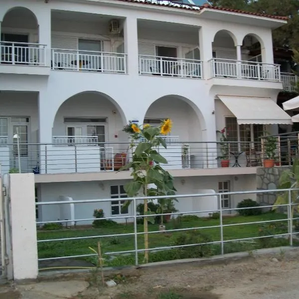 Paschalia sea view studios: Psakoudia şehrinde bir otel