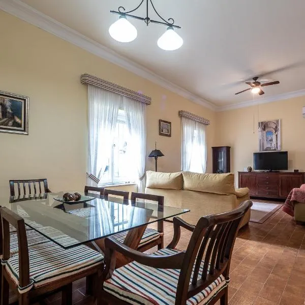 Gran Apartamento Avenida 57, hotel v destinaci Cádiz
