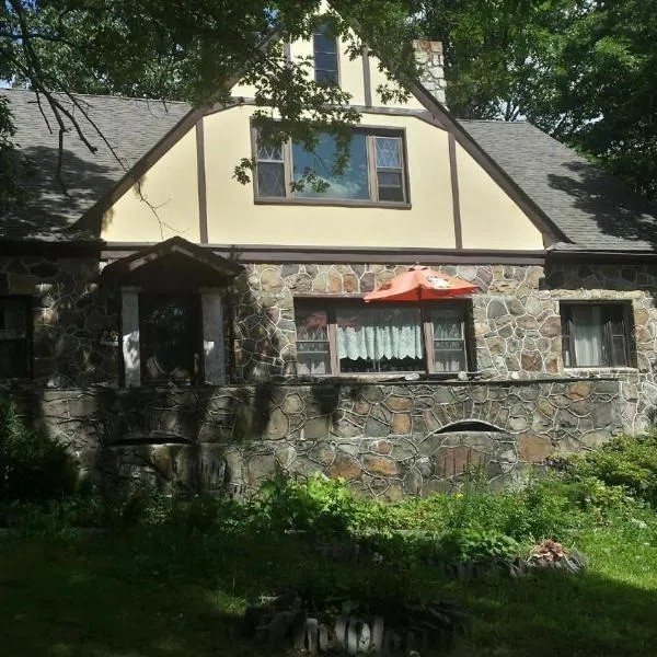 Maurrocks - A Pocono Mountains B&B, hotel v destinaci Mount Pocono