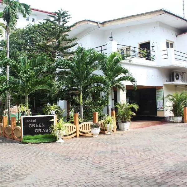 Green Grass Hotel & Restaurant, hotel en Chunnakam