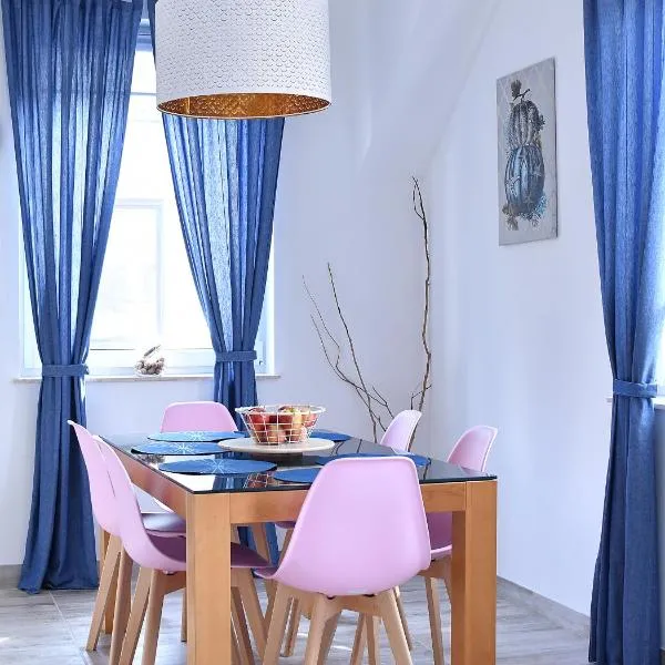 Chill&Sun, Hotel in Łukęcin