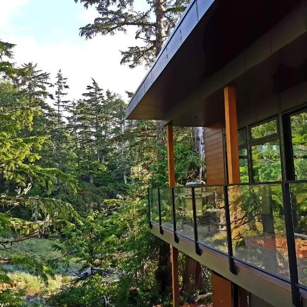 Storm Cove Suites, hotell sihtkohas Ucluelet