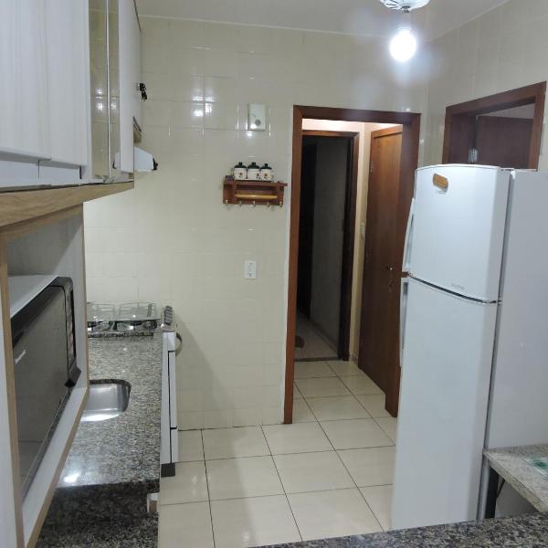 Apto 2 quartos no centro de Bombinhas, 130 metros praia - Foto 4