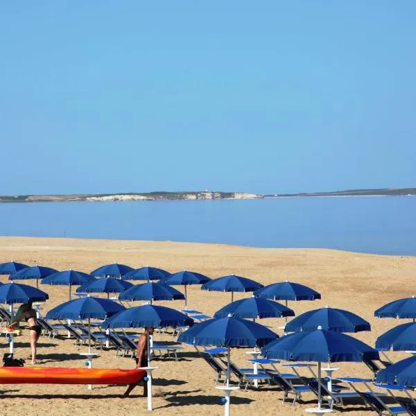 Happy Camp mobile homes in Camping Village Bella Sardinia, hotel v destinaci S'archittu Cuglieri