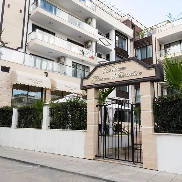 Green Paradise Deluxe Apartments、プリモルスコのホテル