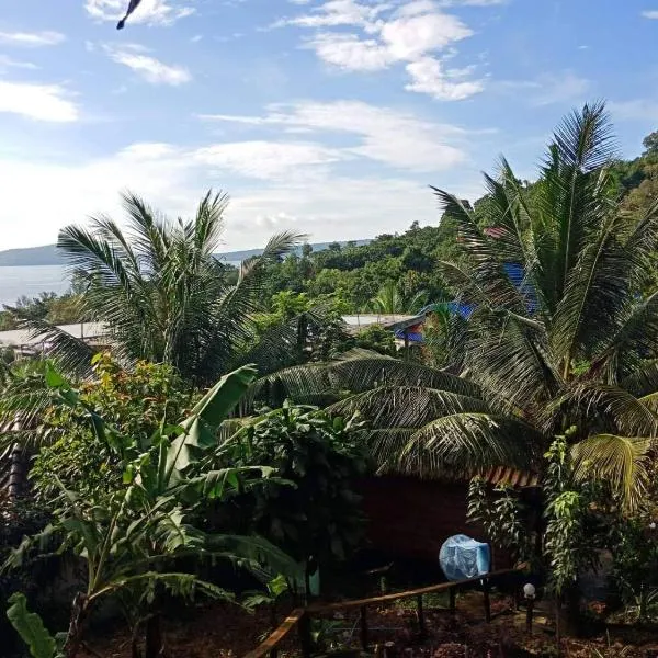 Happy Elephant Bungalows, hotel in Koh Rong Island