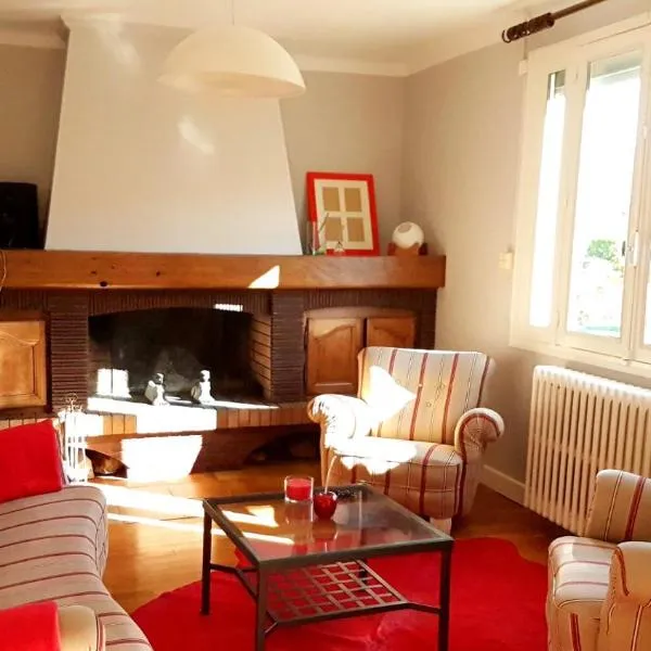 maison spacieuse renovée, hotel in Longeville-en-Barrois