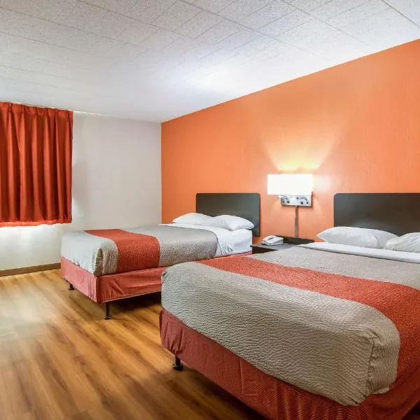 Motel 6-New Stanton, PA: Greensburg şehrinde bir otel