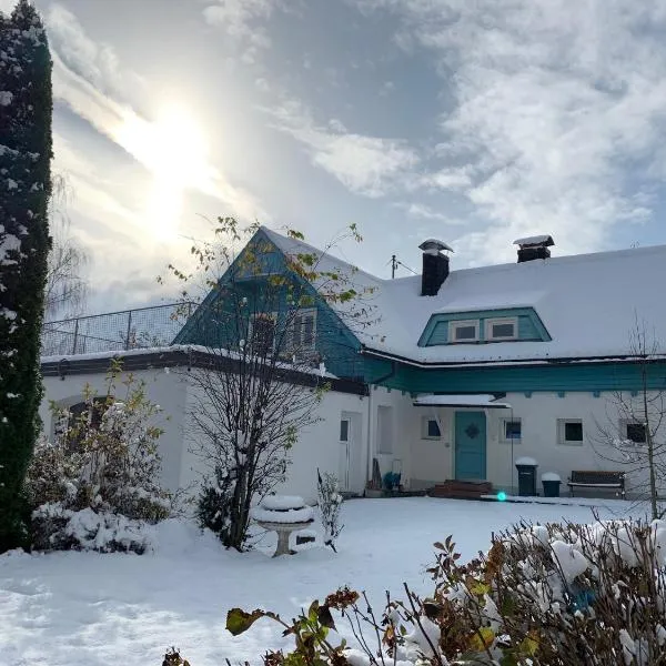 Blaues Haus Ferienwohnung Bodensdorf Ossiacher See Gerlitzen Alpe, hotel v destinaci Bodensdorf