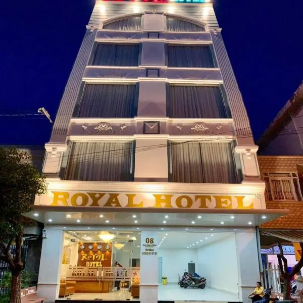 Royal Hotel, khách sạn ở Ấp Trà Kha