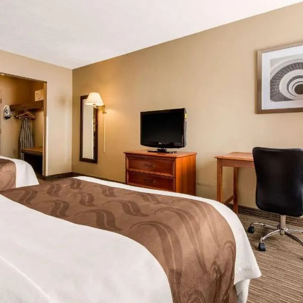 Quality Inn & Suites New Castle, hotel en Portersville