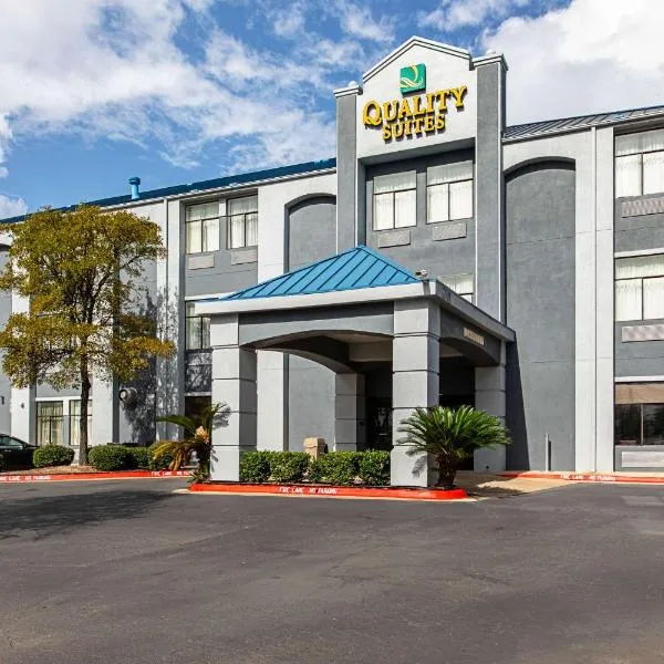 Quality Suites, hotel in Sunset Valley