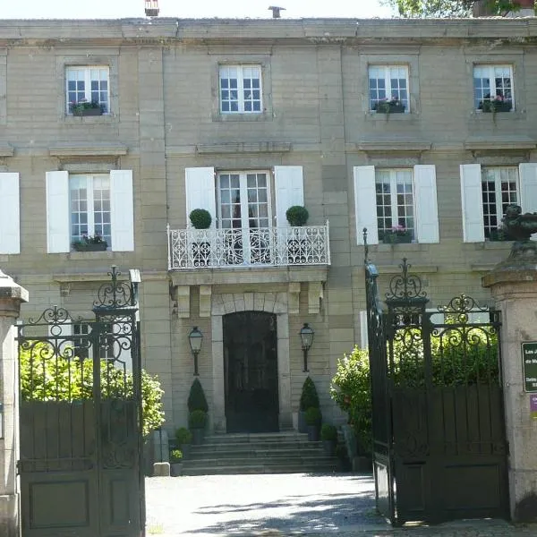 Maison d'hôtes "Les Jardins de Mazamet"、Noailhacのホテル