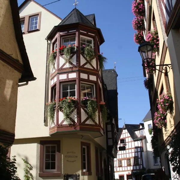 Weingut Gästehaus Derkum, hotel v destinaci Ürzig