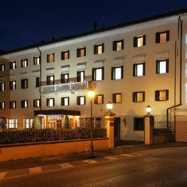 Hotel Doriguzzi, hotel Feltrében