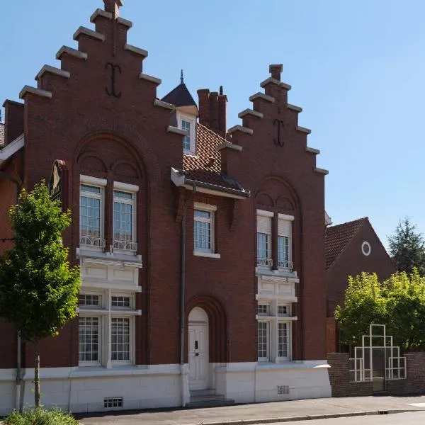 LOGIS - Belle Hôtel, Lille-Ouest, hotel v destinácii Bailleul