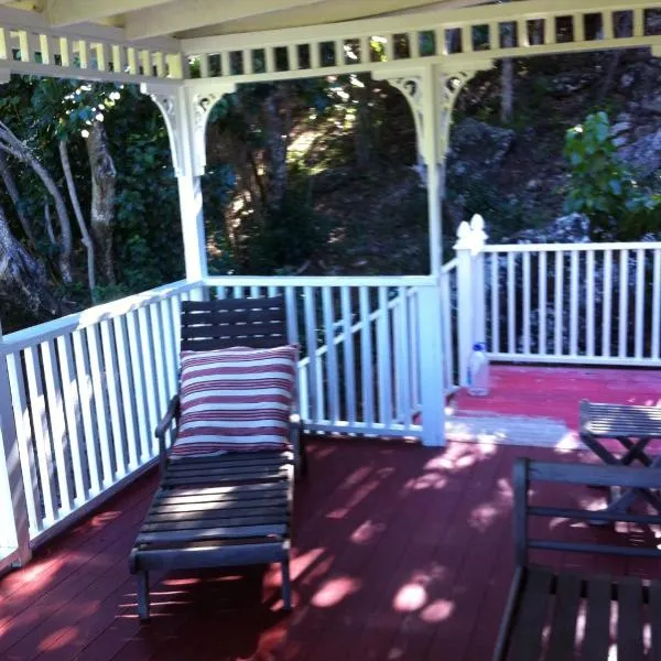 Calabash Cottage, hotel in Five Islands Village