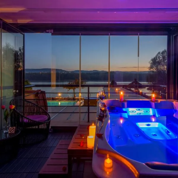 Panorama Aqualux Riverfront Guesthouse, hotel v destinácii Novi Sad