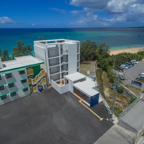 Hotel & Restaurant On the Beach Lue, hotel a Motobu