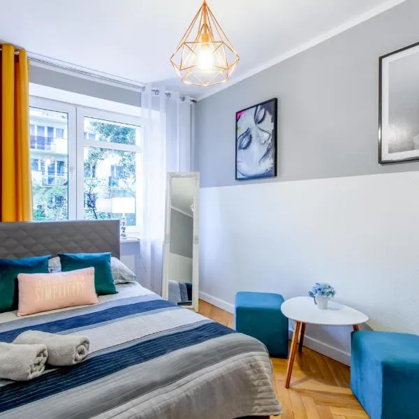 ClickTheFlat Żurawia Street Apart Rooms, hotel ve Varšavě
