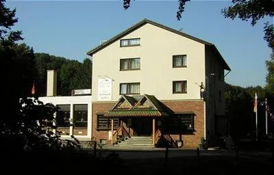 Hotel Talburg, hotel di Heiligenhaus