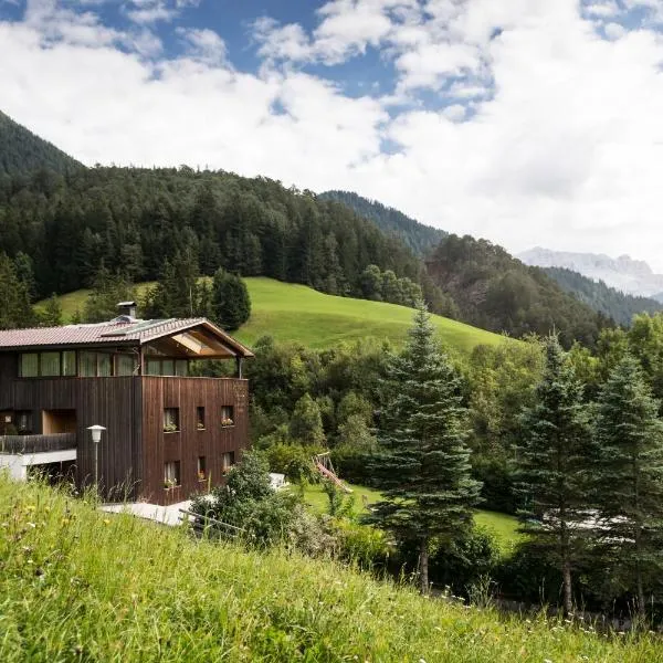 Chalet Vanzi, Hotel in St. Martin in Thurn